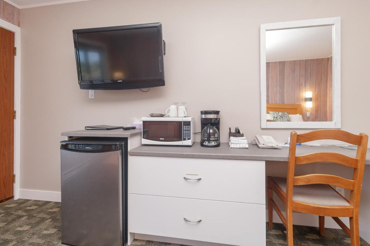 The Cedarwood Inn & Suites Сидней Экстерьер фото